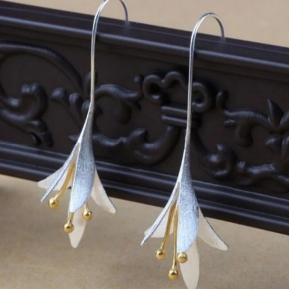 🎀925 Lily Drop Earing - Picture 3 of 6
